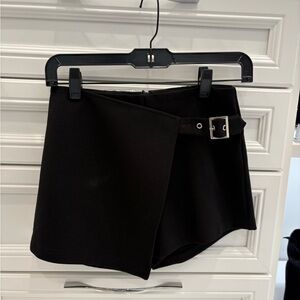 Superdown Black Belted Women's Skort